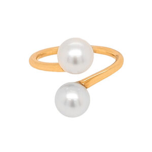 Gold ring with white pearl